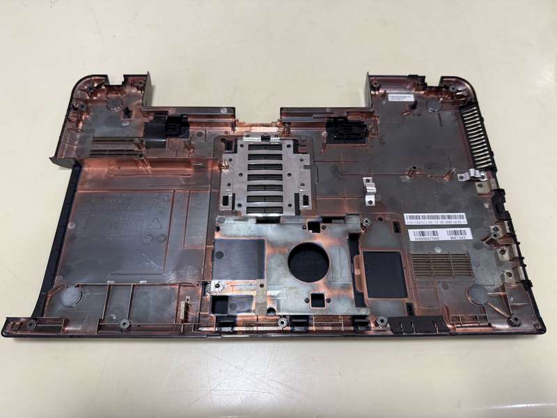 Toshiba Satellite C50D-BA-133 SERIES Base Bottom Case Cover H000047040