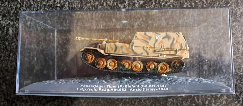 Model Army Tanks