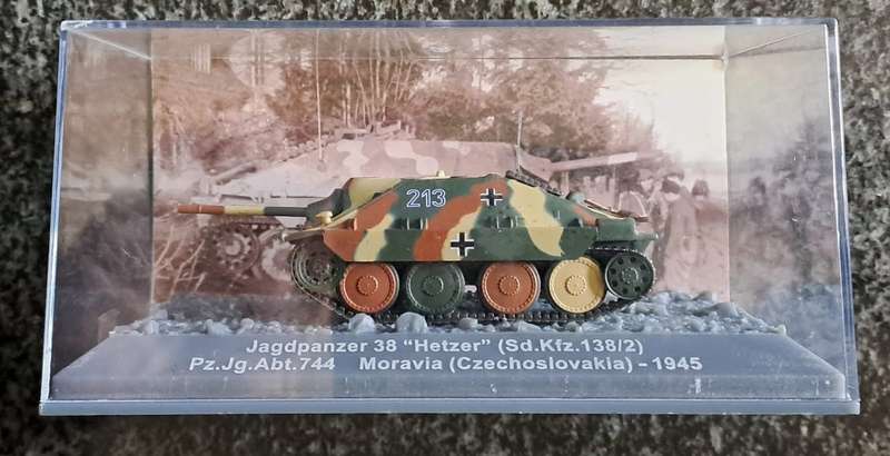 Model Army Tanks
