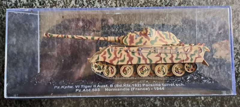 Model Army Tanks