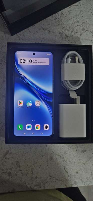 Vivo x200 pro cn version 12gb ram + 256 storage