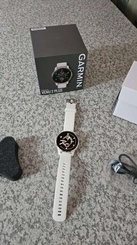Garmin Venu 2 Plus Advanced GPS Smartwatch 43mm (White / Gold) Brand new
