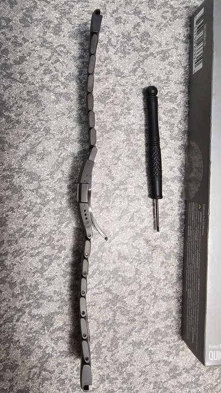Garmin QuickFit 26 - Vented Titanium Bracelet with Carbon Gray DLC Coating