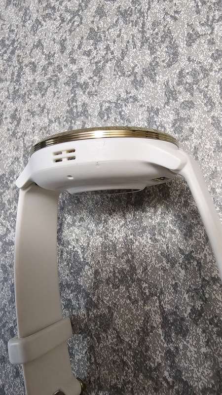 Garmin Venu 3S GPS Smart Watch - Soft Gold Stainless Steel Bezel with Ivory 41mm Case