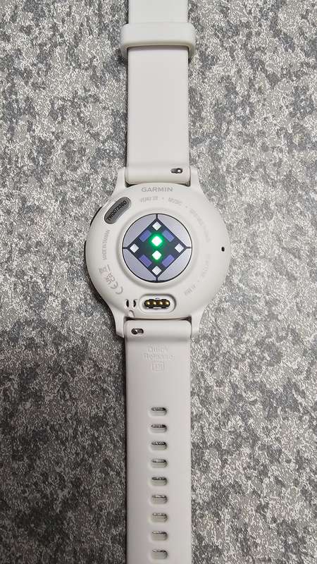 Garmin Venu 3S GPS Smart Watch - Soft Gold Stainless Steel Bezel with Ivory 41mm Case