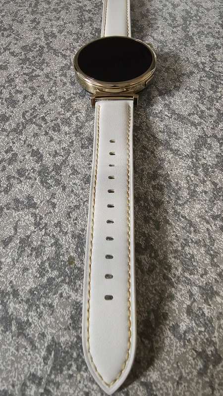 HUAWEI GT 5 41mm - GPS Smartwatch / Fitness Tracker - White / Gold
