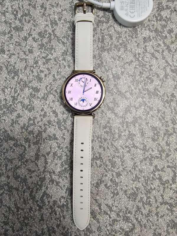 Huawei GT 5 41mm GPS Smartwatch Fitness Tracker White Gold