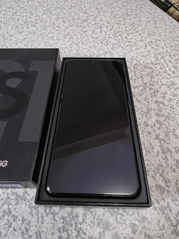 Samsung Galaxy S21+ Plus 5G 8GB / 256GB Phantom Black Dual Sim