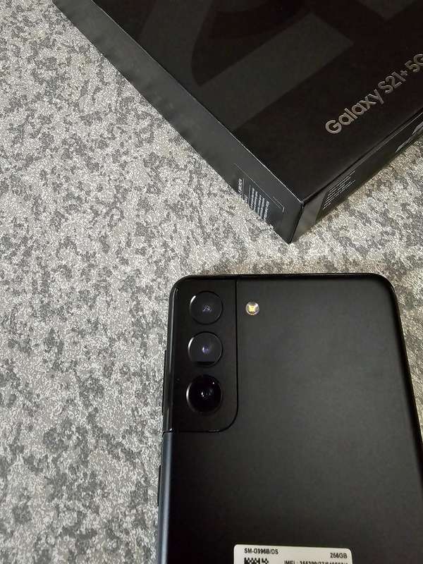 Samsung Galaxy S21+ Plus 5G 8GB / 256GB Phantom Black Dual Sim