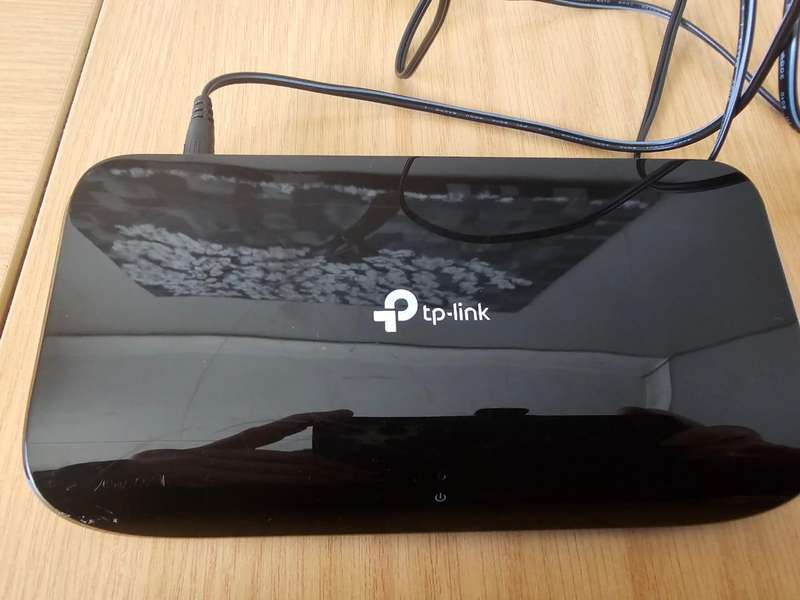 R1 Start - 8 Port Switch Like New