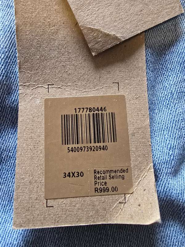 GUES LEVI AND SISSYBOY JEANS ONE BID FOR THEM ALL! LOOK AT PICTURES BARGAIN! BRAND NEW! 8 PAIRS!
