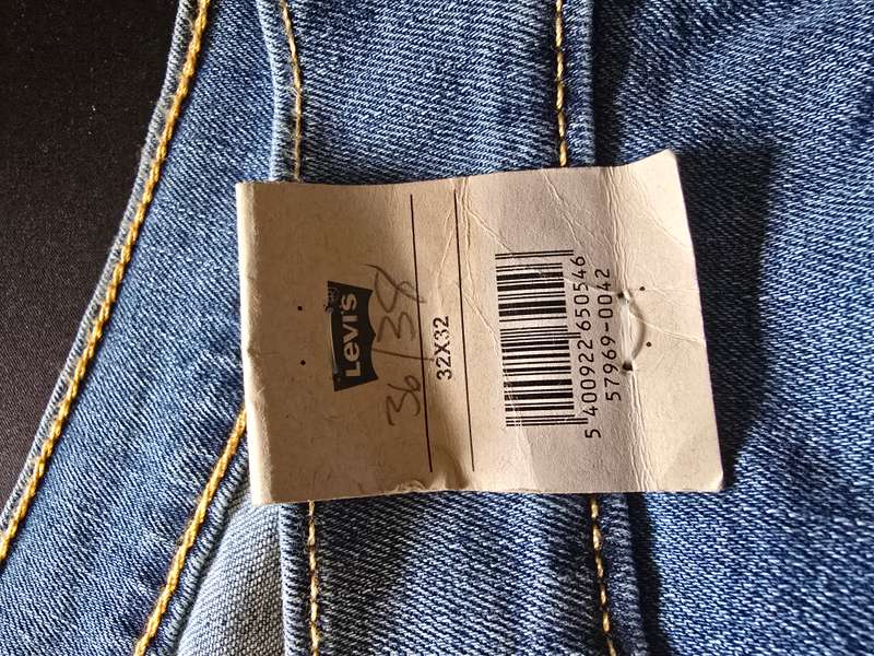 GUES LEVI AND SISSYBOY JEANS ONE BID FOR THEM ALL! LOOK AT PICTURES BARGAIN! BRAND NEW! 8 PAIRS!