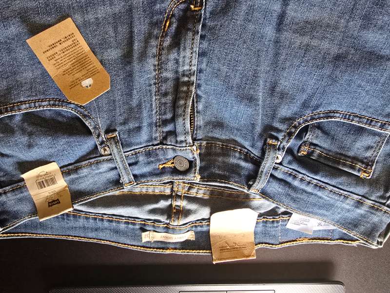 GUES LEVI AND SISSYBOY JEANS ONE BID FOR THEM ALL! LOOK AT PICTURES BARGAIN! BRAND NEW! 8 PAIRS!