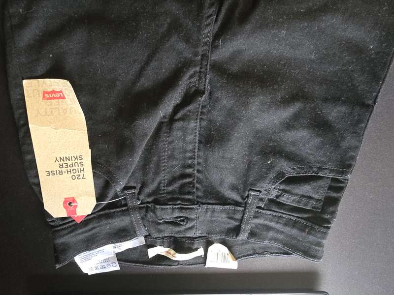 GUES LEVI AND SISSYBOY JEANS ONE BID FOR THEM ALL! LOOK AT PICTURES BARGAIN! BRAND NEW! 8 PAIRS!