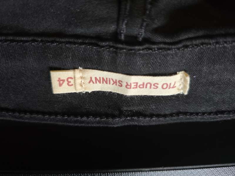 GUES LEVI AND SISSYBOY JEANS ONE BID FOR THEM ALL! LOOK AT PICTURES BARGAIN! BRAND NEW! 8 PAIRS!
