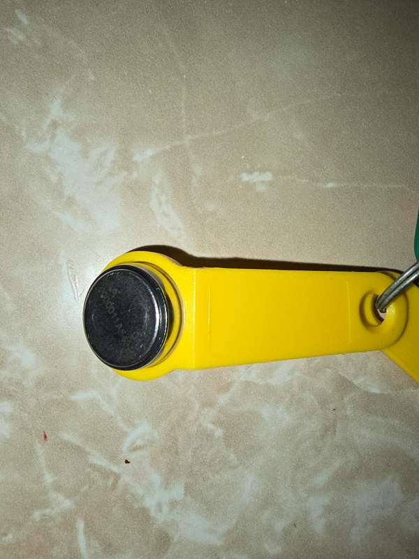 GENERIC IBUTTON BRAND NEW CHEAP BULK ORDERS AVAILABLE! YELLOW MORE COLOURS AVAILABLE! 10 FOR 600