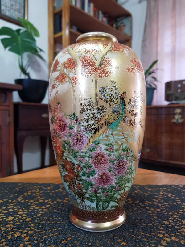 Antique Japanese SATSUMA Vase KOSHIDA Meiji-Taisho Period 19th/20th Century.