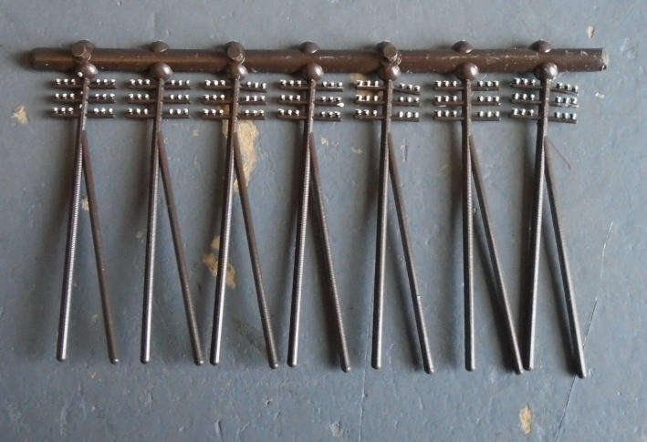 27 X N SCALE TELEPHONE/ELECTRICITY POLES