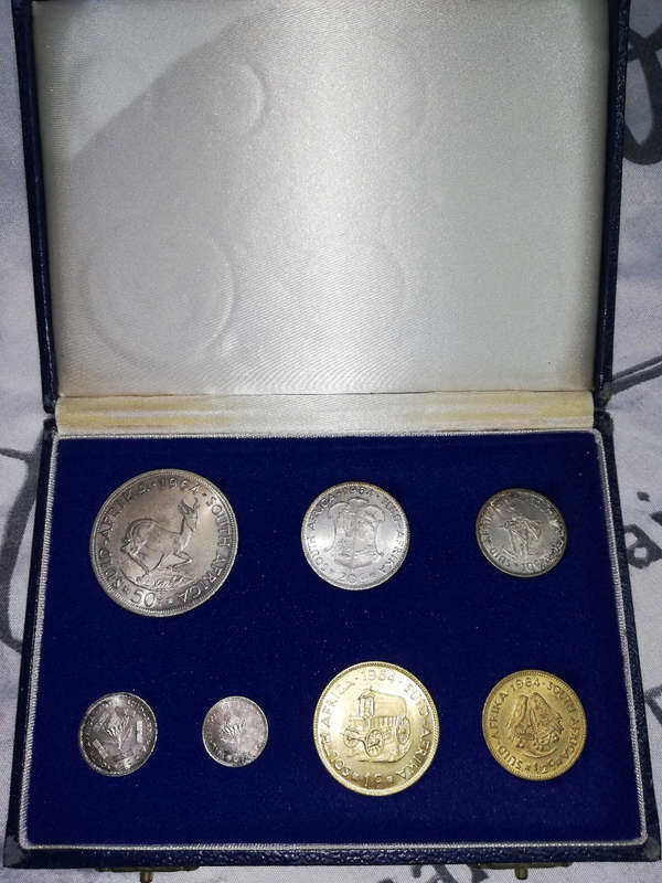 1964 UNCIRCULATED Set in Proof casing
