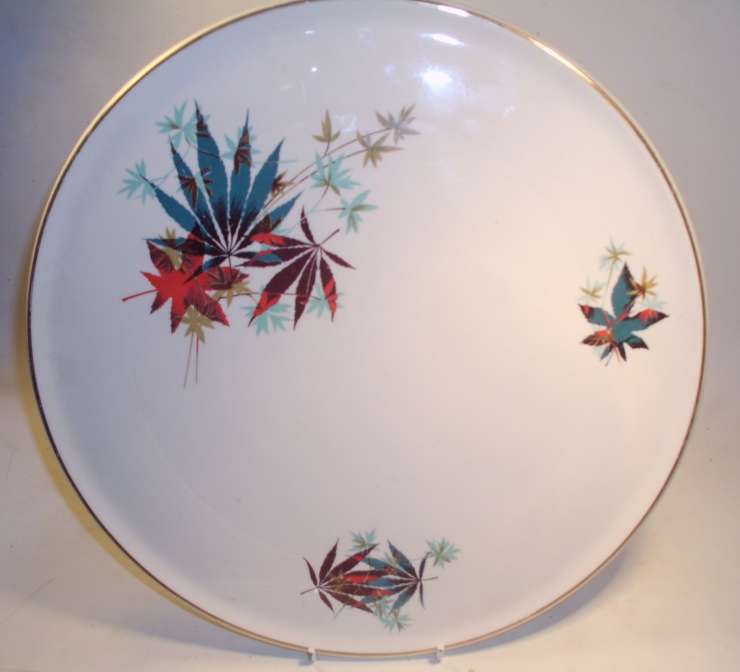 ROYAL TUDOR WARE CAKE / CONFECTIONARY PLATTER & CAKE SERVER 28,5 cm. / 11 1/4 ins, diam. ( 9 as new)