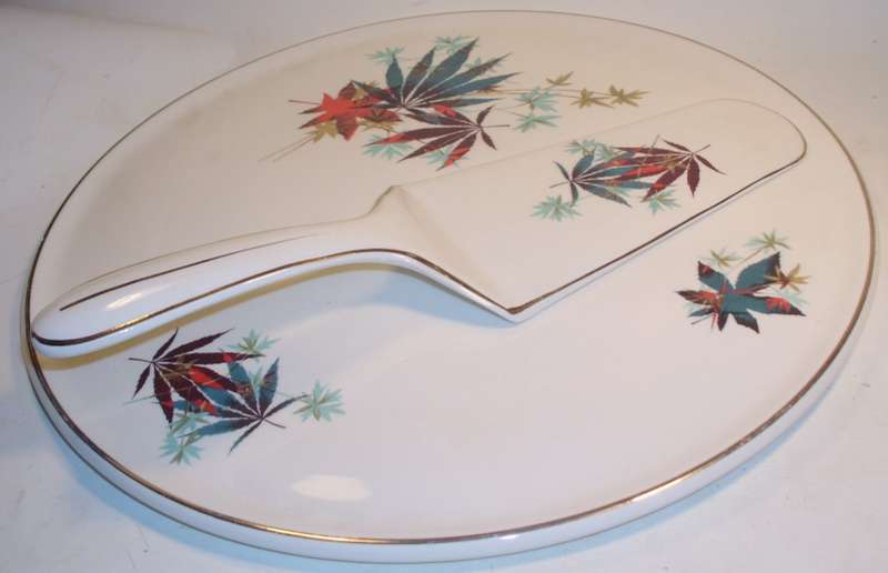 ROYAL TUDOR WARE CAKE / CONFECTIONARY PLATTER & CAKE SERVER 28,5 cm. / 11 1/4 ins, diam. ( 9 as new)