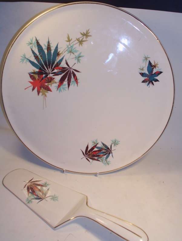 ROYAL TUDOR WARE CAKE / CONFECTIONARY PLATTER & CAKE SERVER 28,5 cm. / 11 1/4 ins, diam. ( 9 as new)