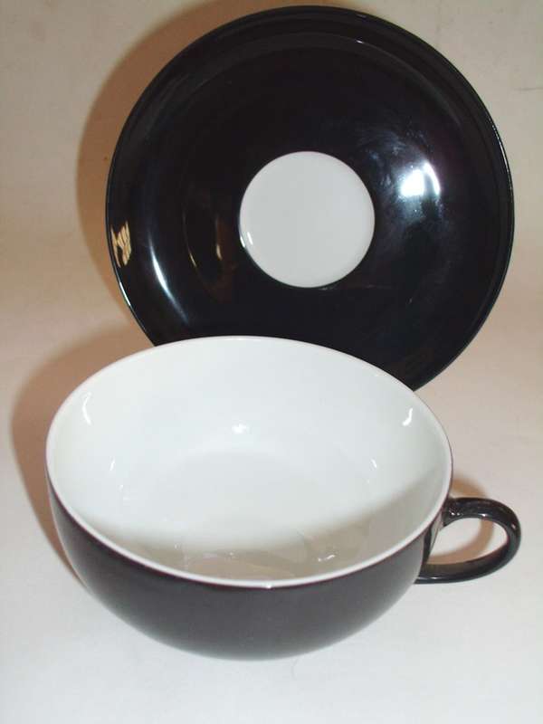 ARZBERG PORZELLAN MANUFACTUR A PAIR OF VINTAGE 1930.S BLACK TRANSLUCENT PORCELAIN COFFEE DUOS