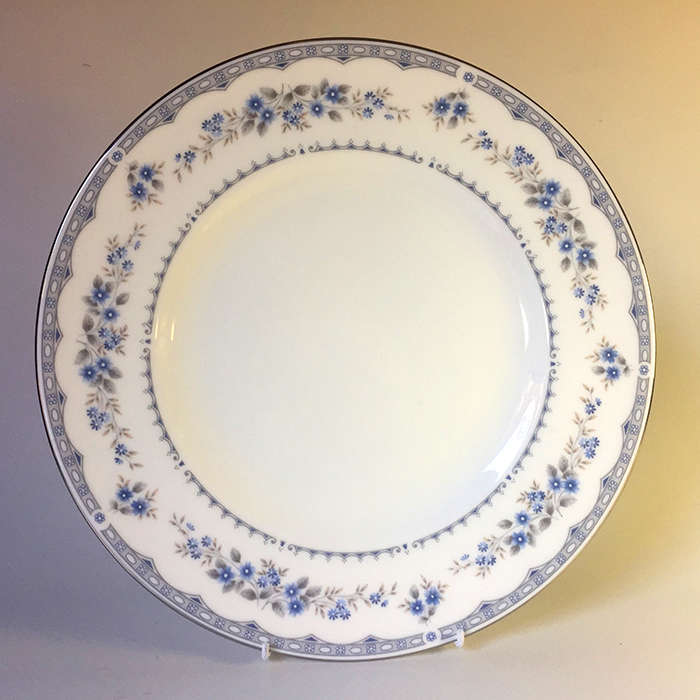 WEDGEWOOD  replacement cake / side plates , ' GARDENIA ' pattern No. R4628   2 available