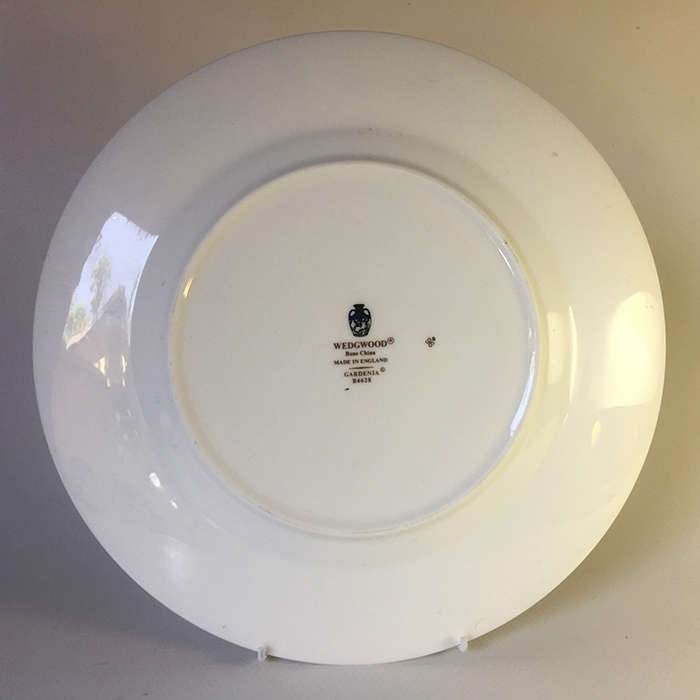 WEDGEWOOD  replacement cake / side plates , ' GARDENIA ' pattern No. R4628   2 available