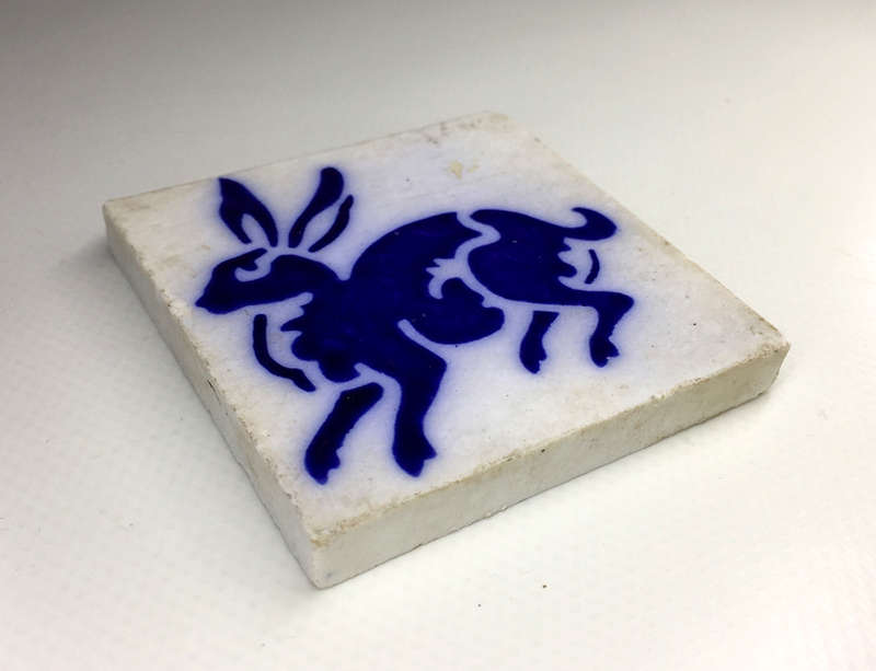 BLUE & WHITE CERAMIC DE'COR MINI DISPLAY TILE ' blue rabbit '