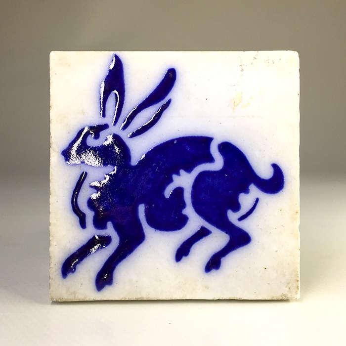 BLUE & WHITE CERAMIC DE'COR MINI DISPLAY TILE ' blue rabbit '
