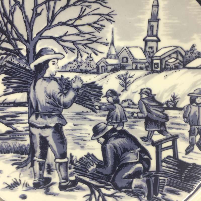 DELFT PORCELAIN CABINET DISPLAY / WALL PLATE  ' GATHERING FIREWOOD  '  DIMENSIONS , 16 cm. diameter