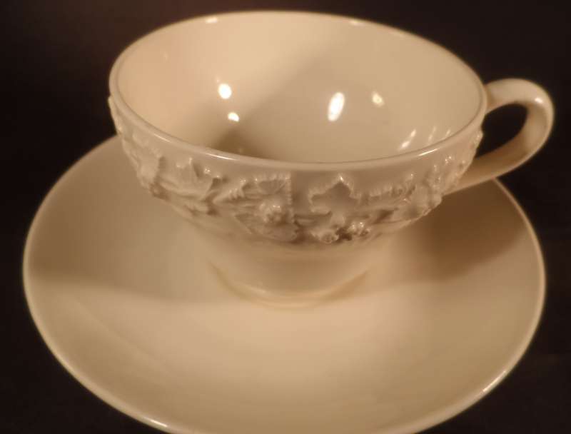 WEDGEWOOD  WHITE WITH RELIEF RIM DESIGN  DUOS X 2