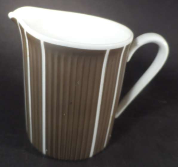ARZBERG GERMANY  . CARAMEL BROWN & WHITE ,  MILK JUG / CREAMER