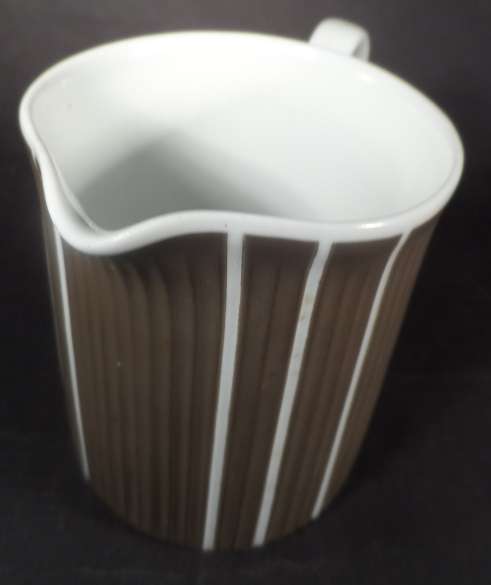 ARZBERG GERMANY  . CARAMEL BROWN & WHITE ,  MILK JUG / CREAMER