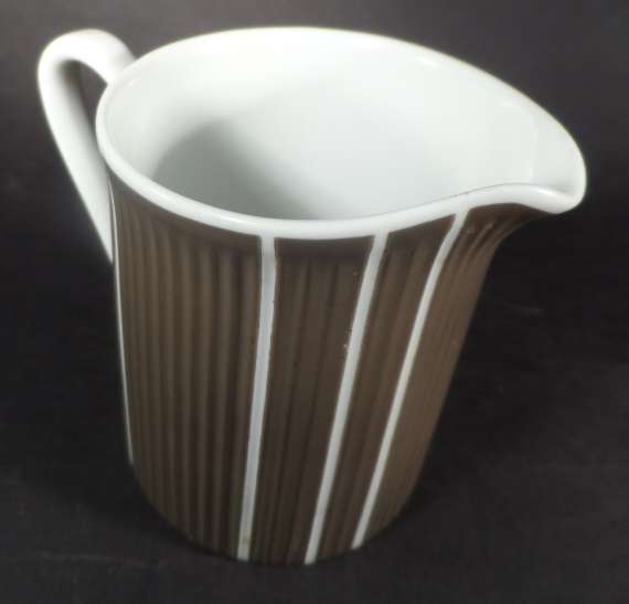 ARZBERG GERMANY  . CARAMEL BROWN & WHITE ,  MILK JUG / CREAMER