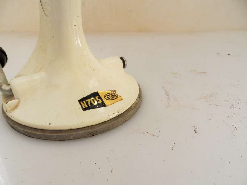 VINTAGE SPONG N705 TABLE TOP MEAT GRINDER ENAMELLED , DIE CAST METAL  retro kitchen appliance