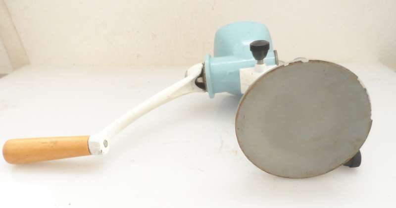 VINTAGE SPONG N705 TABLE TOP MEAT GRINDER ENAMELLED , DIE CAST METAL  retro kitchen appliance