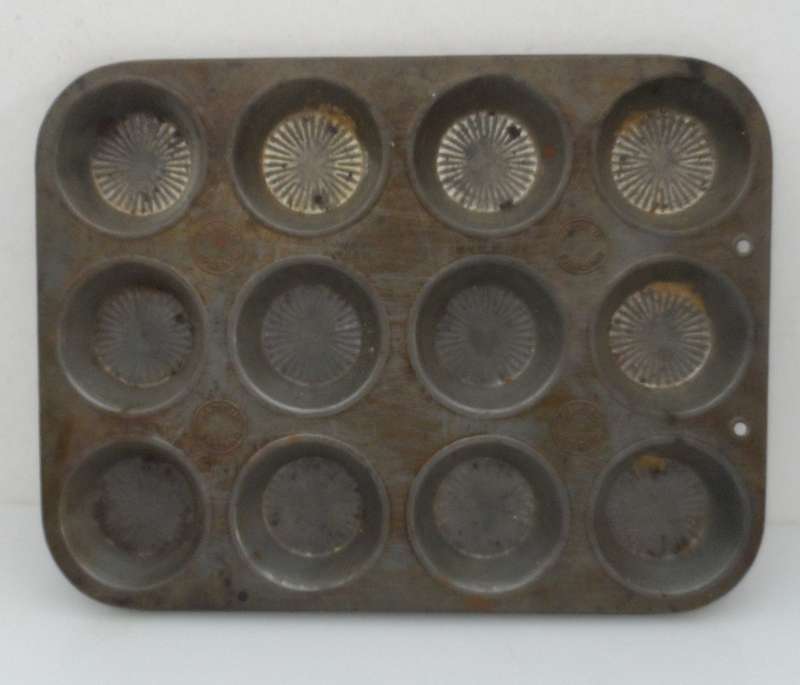 BAKING TRAY, VINTAGE FOR  PIES, SCONES & TARTS
