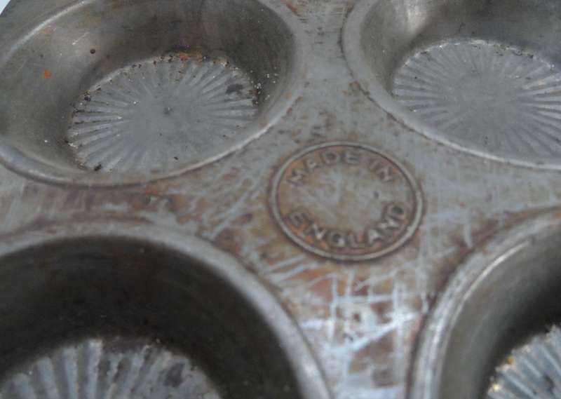 BAKING TRAY, VINTAGE FOR  PIES, SCONES & TARTS