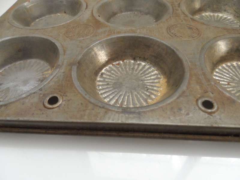 BAKING TRAY, VINTAGE FOR  PIES, SCONES & TARTS