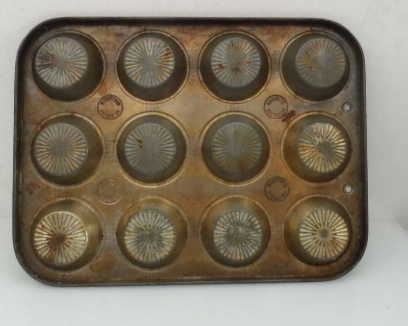 BAKING TRAY, VINTAGE FOR  PIES, SCONES & TARTS