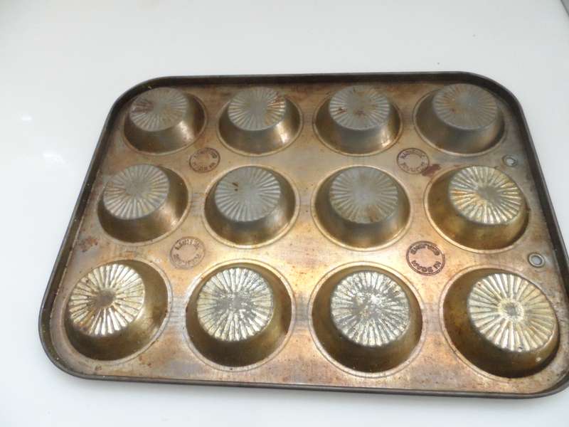 BAKING TRAY, VINTAGE FOR  PIES, SCONES & TARTS