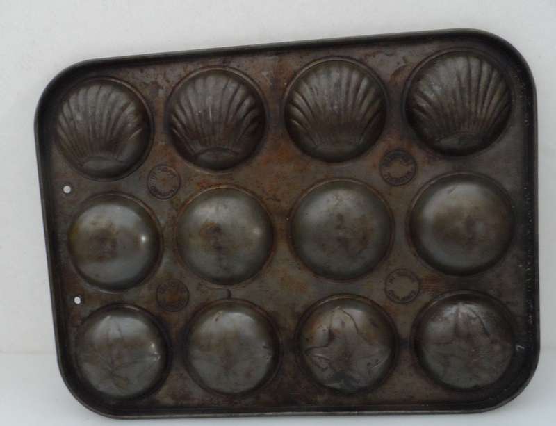 BAKING TRAY, VINTAGE FOR TARTLETS, MINI PASTRIES, BISCUITS 3 DIFFERENT DESIGNS  12 individual moulds