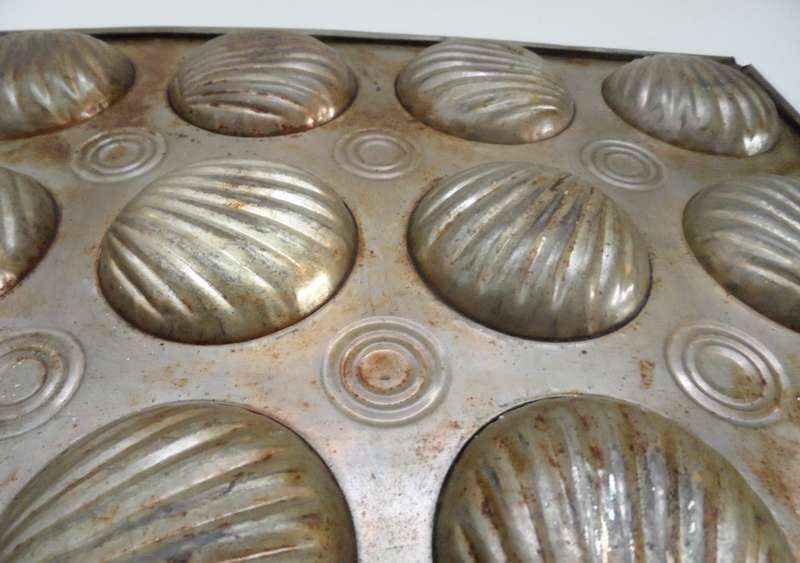 BAKING TRAY, VINTAGE FOR MADELINES, TARTLETS, BISCUITS  SCALLOPED SHELL DESIGNS