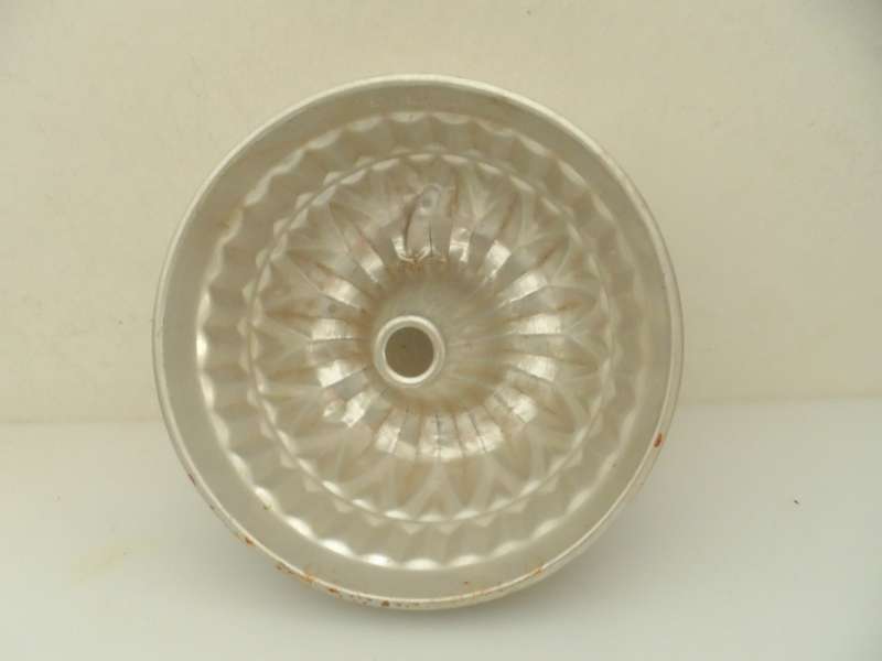 Dr OETKER VINTAGE BUNDT PAN / BAKING MOULD