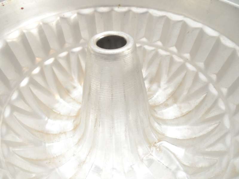 Dr OETKER VINTAGE BUNDT PAN / BAKING MOULD
