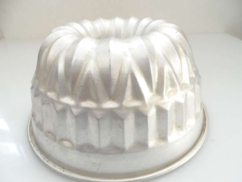 Dr OETKER VINTAGE BUNDT PAN / BAKING MOULD