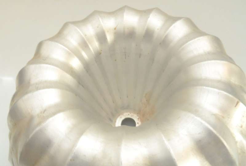 Dr OETKER VINTAGE BUNDT PAN / BAKING MOULD