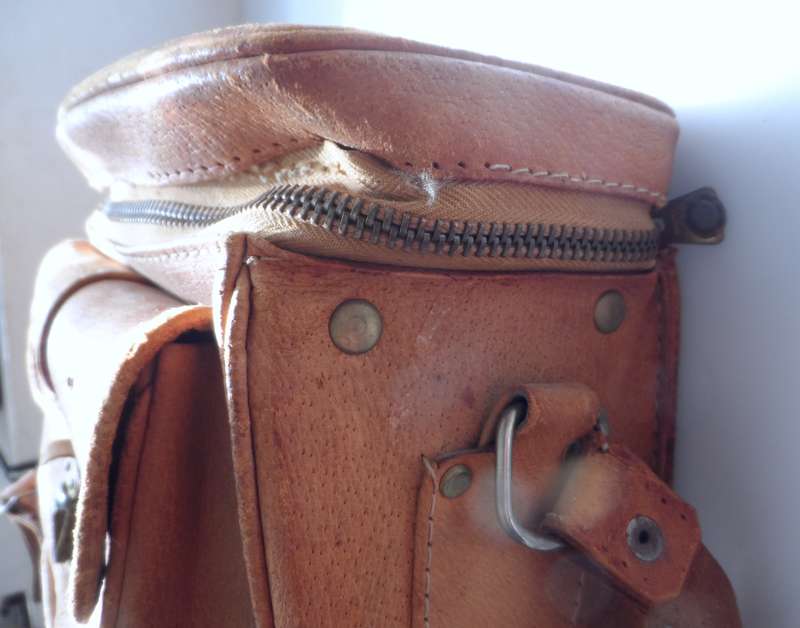 CAMERA SLING STRAP BAG, VINTAGE LEATHER